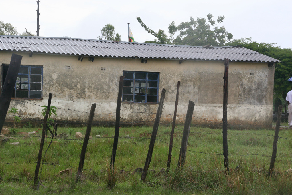 Chimudoro School, crumbling